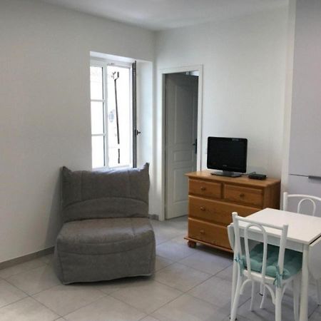 Studio Renove En Centre-Ville, Ideal Pour Des Vacances A Pied, Calme Et Confort, Classe 2 Etoiles. - Fr-1-4-512 Saint-Jean-de-Luz Exterior foto