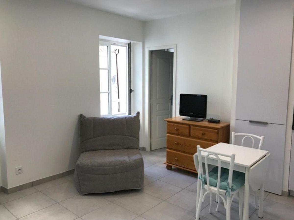 Studio Renove En Centre-Ville, Ideal Pour Des Vacances A Pied, Calme Et Confort, Classe 2 Etoiles. - Fr-1-4-512 Saint-Jean-de-Luz Exterior foto